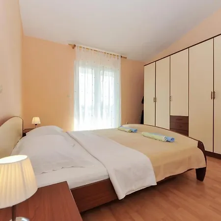 Apartman Kod Lipa *