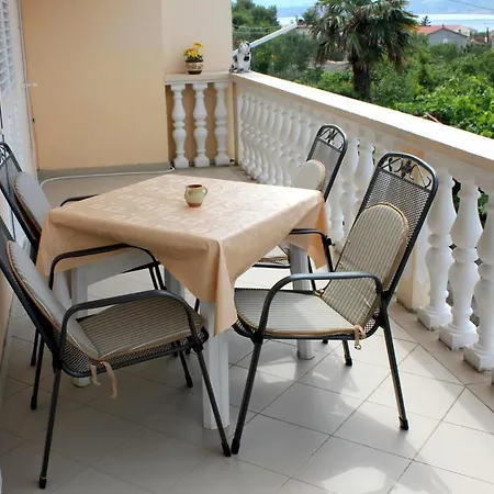 Apartman Kod Lipa * Posedarje