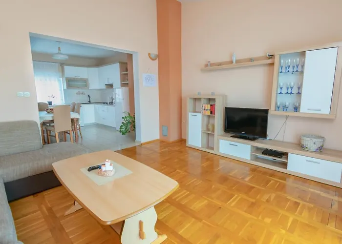 Apartman Kod Lipa Lägenhet