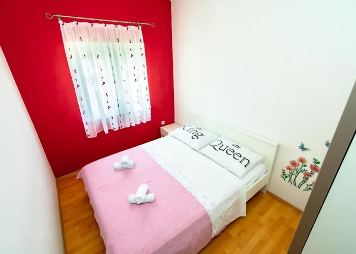 Apartman Kod Lipa Lägenhet Posedarje